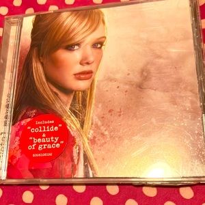 Has scratch’s on the cd but it still works but overall it’s in good condition.